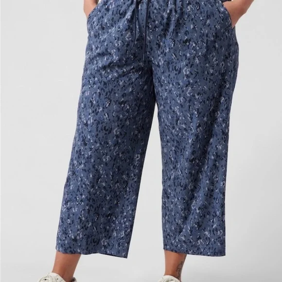 Athleta Avenue Wide Leg Crop Pant - Picture 2 of 6